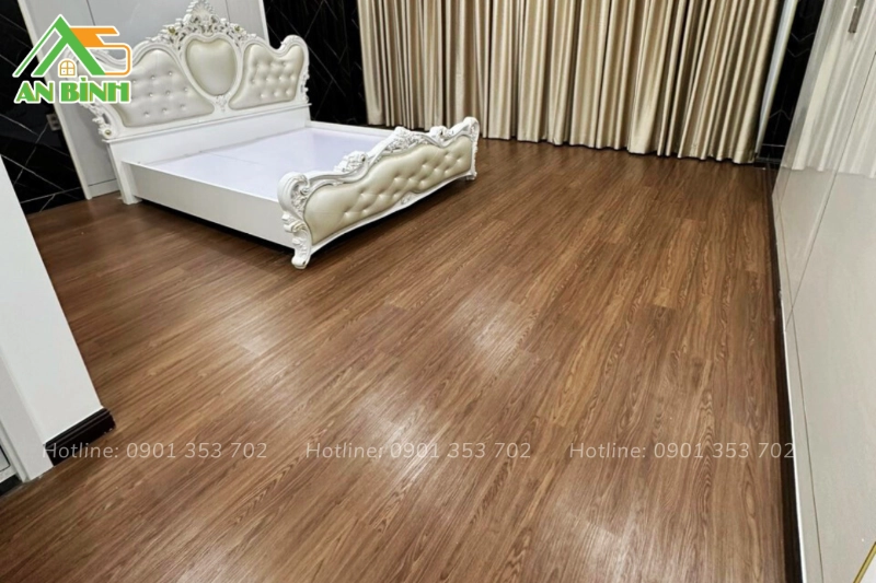 Bề mặt sàn nhựa PVC vân gỗ chống ẩm chống trầy phòng ngủ căn hộ Đông Tăng Long
