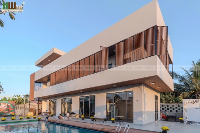 Mẫu ốp toàn bộ mặt tiền bằng gỗ nhựa ngoài trời phong cách hiện đại sang trọng