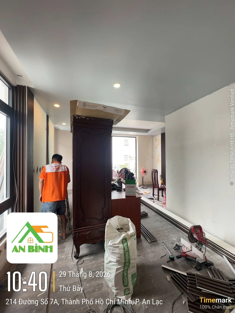 Hiện trạng vách phòng ngủ trước khi thi công ốp tấm than tre tại Bình Tân