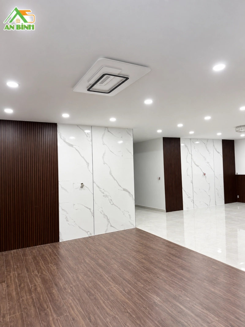 Mảng lam sóng nâu đậm kết hợp than tre vân mây và sàn gỗ Morser hoàn thiện