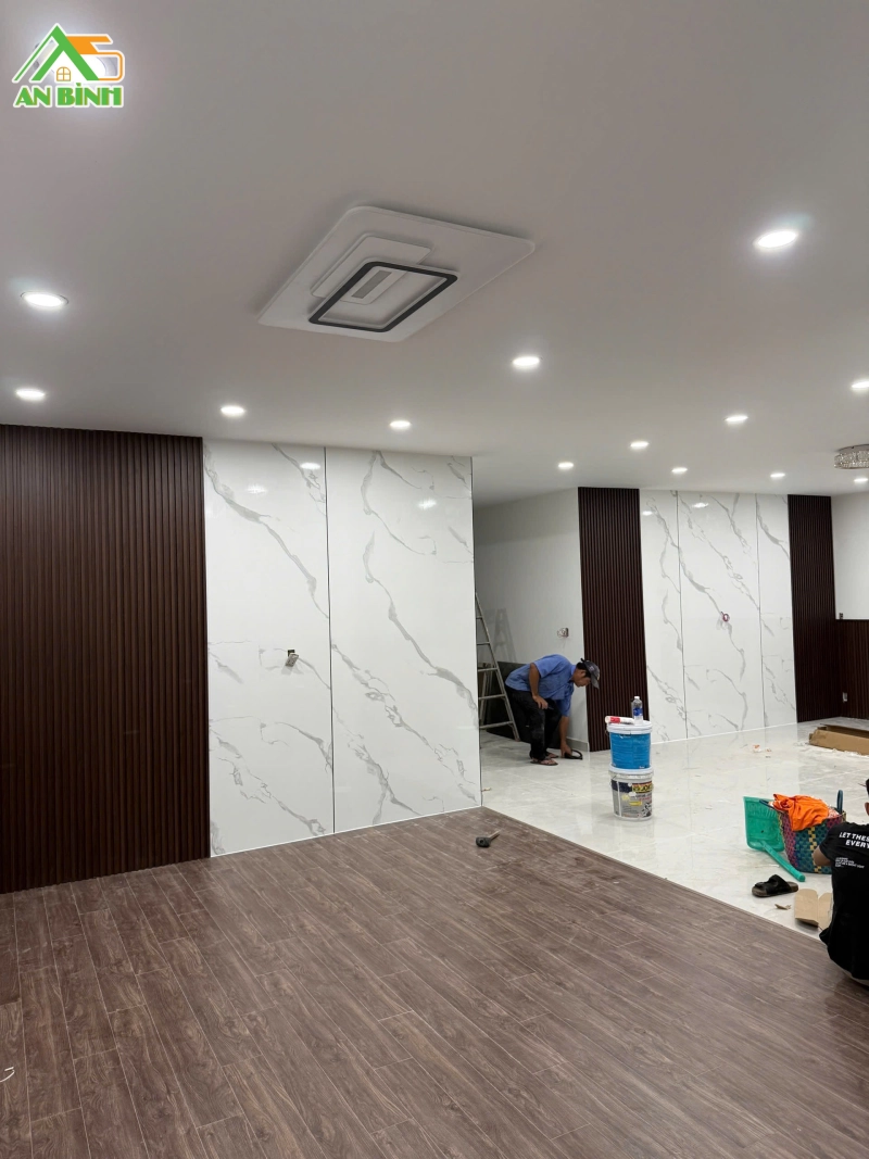Thi công ốp tường than tre kết hợp lam sóng tại khu villa An Phú Đông Quận 12