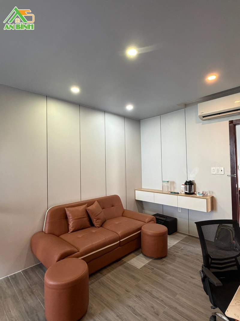 Thi công ốp vách phòng ngủ bằng than tre vân vải và lam sóng tại An Lạc Bình Tân