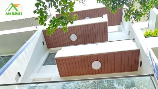 Thi công trần ban công gỗ nhựa cho khu đô thị Đông Tăng Long